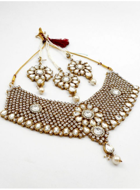 Stonestudded Jewelry Set